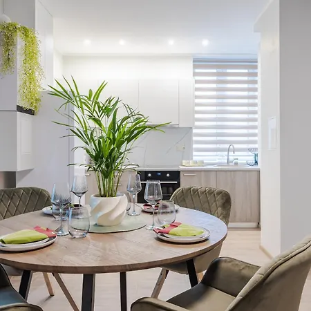 Quiet Garden Apartment Riga Exterior photo